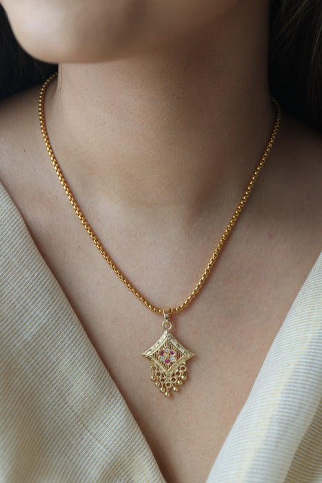 Heritage gold plated simple pendant short chain HC1273