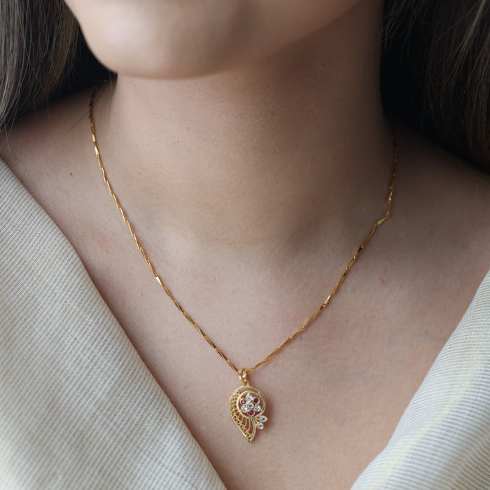 Heritage gold plated simple pendant short chain HC766