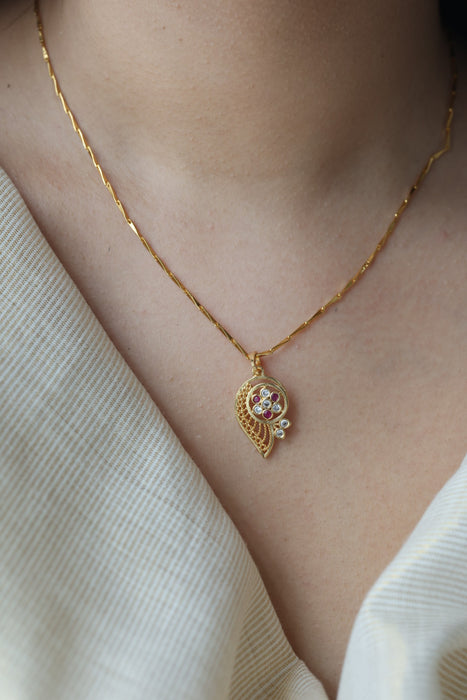 Heritage gold plated simple pendant short chain HC766