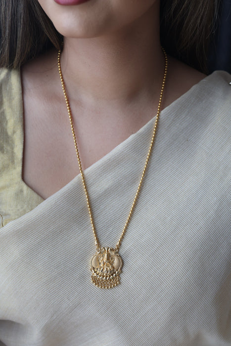 Heritage gold plated lakshmi pendant long chain HC7251