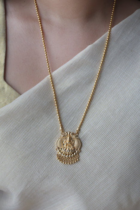 Heritage gold plated lakshmi pendant long chain HC7251