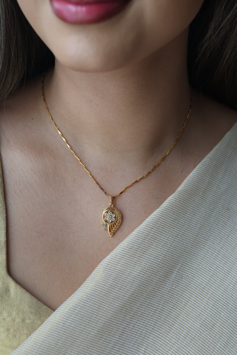 Heritage gold plated simple pendant short chain HC1233