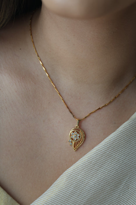 Heritage gold plated simple pendant short chain HC1233