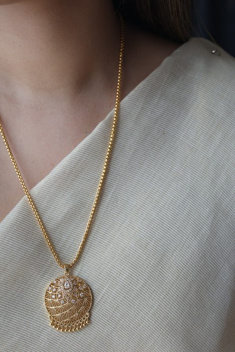 Heritage gold plated white stone pendant long chain necklace HC783