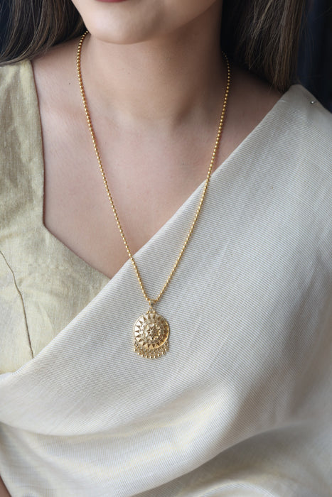 Heritage gold plated pendant long chain necklace HC7890