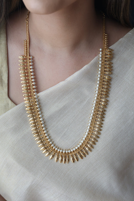 Heritage gold and pearl plated long necklace HL7511