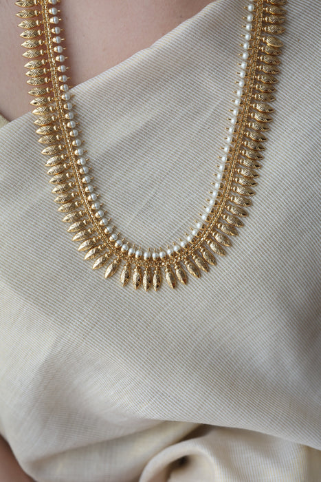 Heritage gold and pearl plated long necklace HL7511