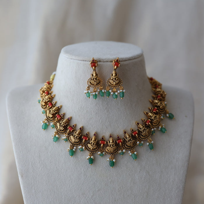Antique green pearl short necklace with earrings AG43002