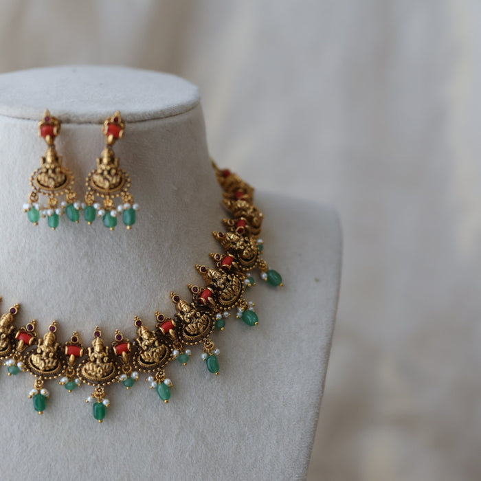 Antique green pearl short necklace with earrings AG43002