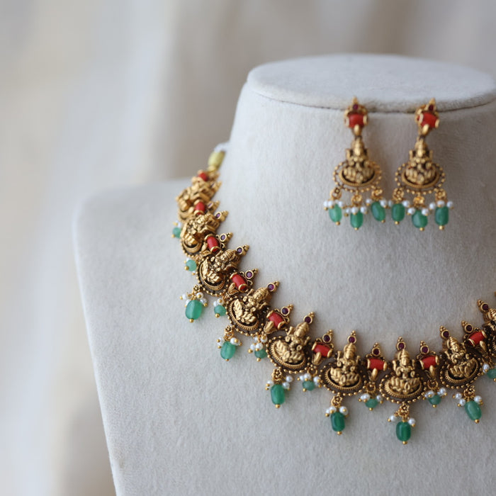 Antique green pearl short necklace with earrings AG43002
