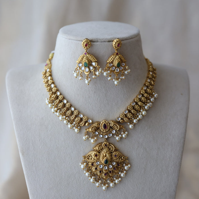 Antique pearl short necklace with earrings S1B119023