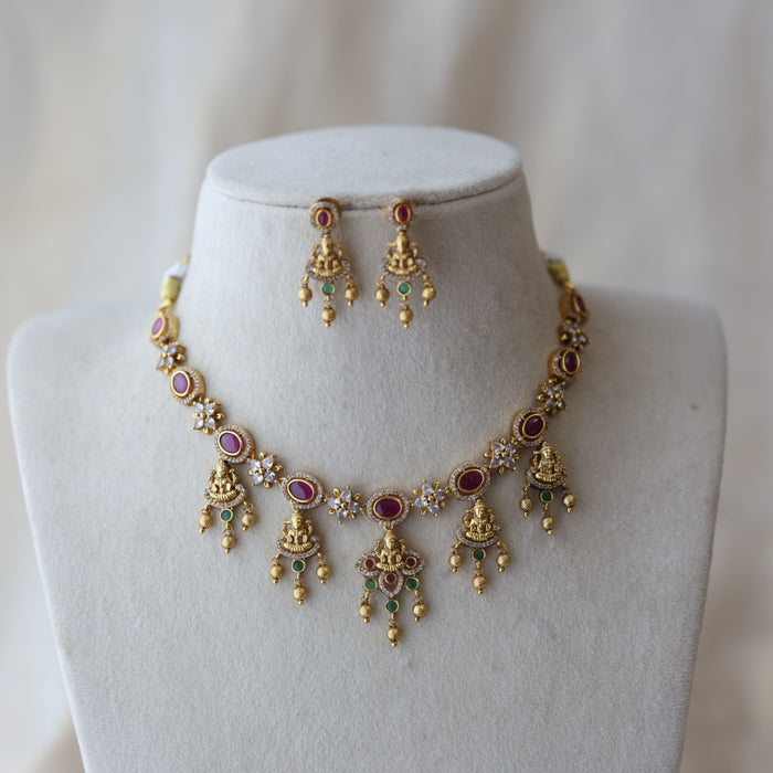 Antique short necklace with earrings S1B1123