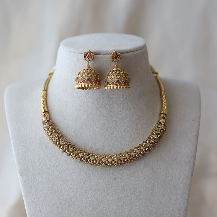 Antique gold short necklace with earrings S1B110033