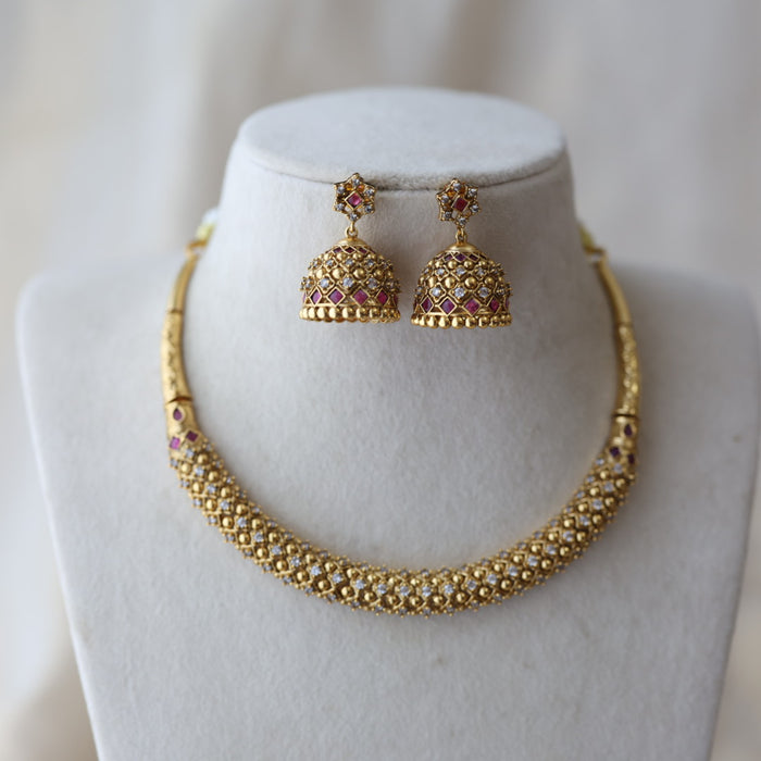 Antique gold short necklace with earrings S1B110033