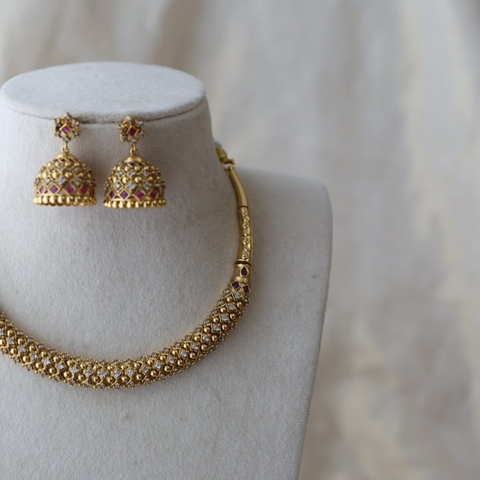 Antique gold short necklace with earrings S1B110033