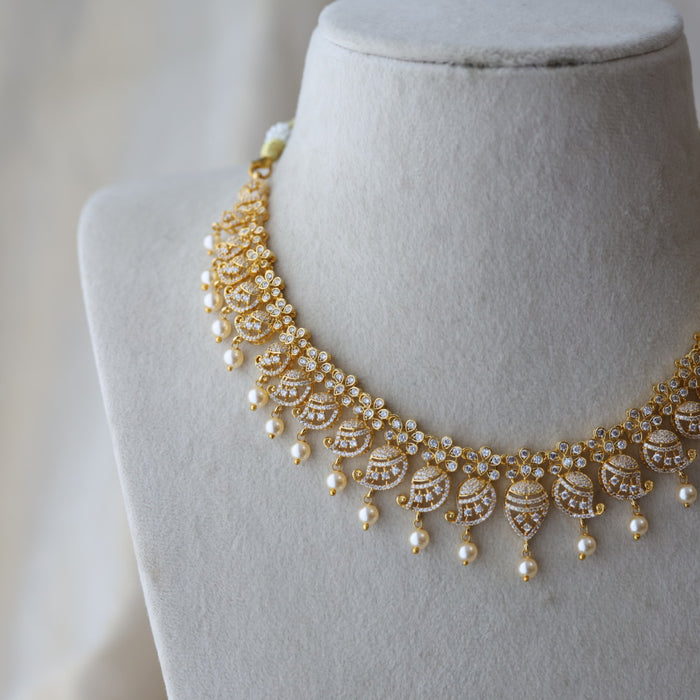 Heritage gold plated white stone short necklace with earrimgs H88001