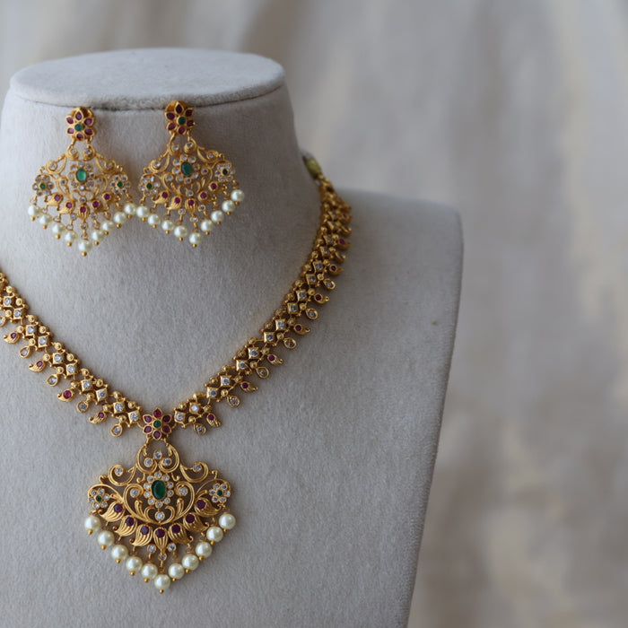 Antique short necklace with earrings S1B11233