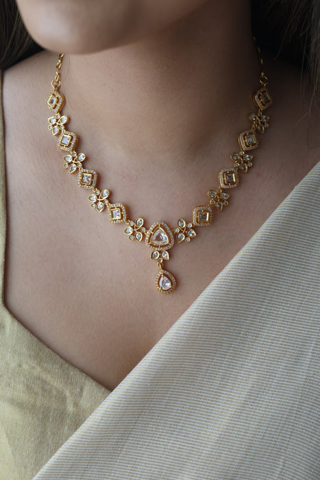 Heritage white stone short necklace with earrings H6284