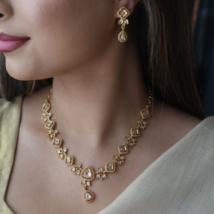 Heritage white stone short necklace with earrings H6284