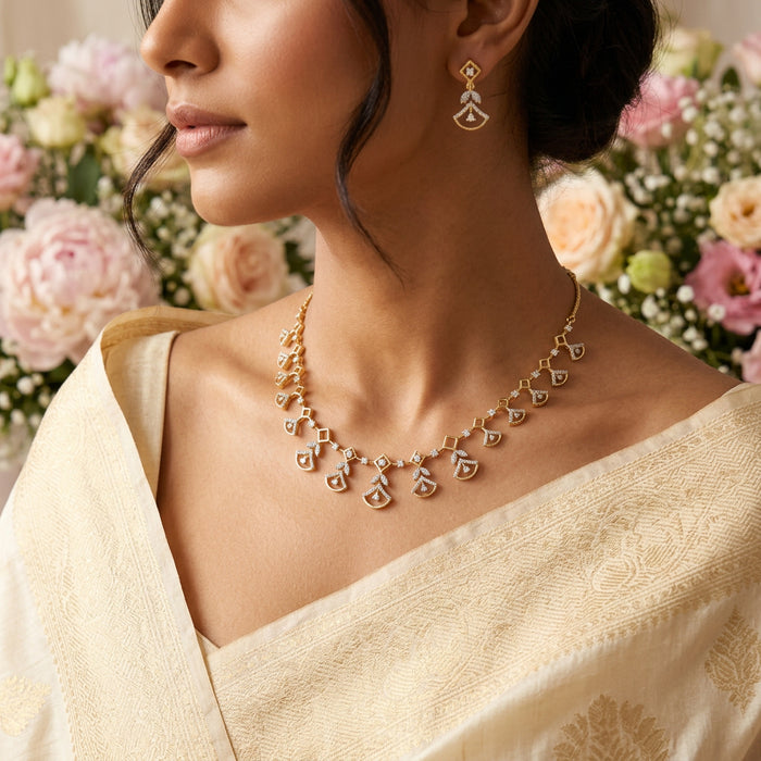Heritage gold plated white stone short necklace with earrimgs H13222