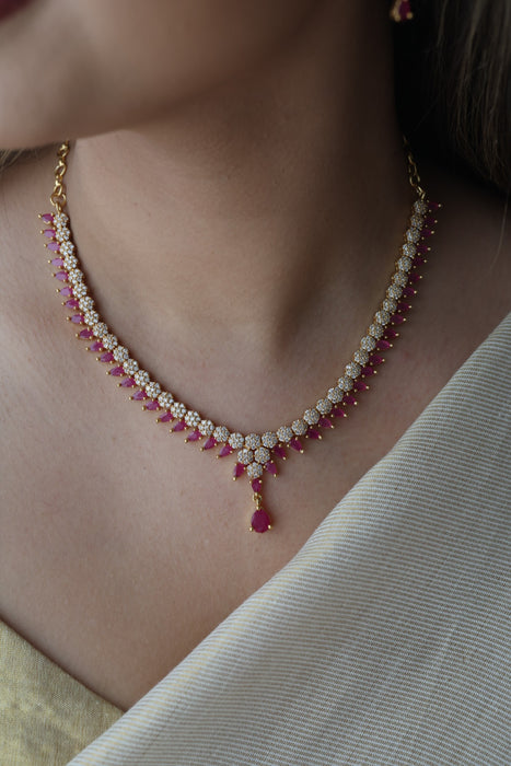 Heritage ruby white stone short necklace with earrings H1334