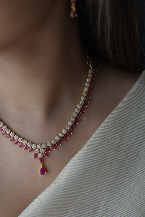 Heritage ruby white stone short necklace with earrings H1334
