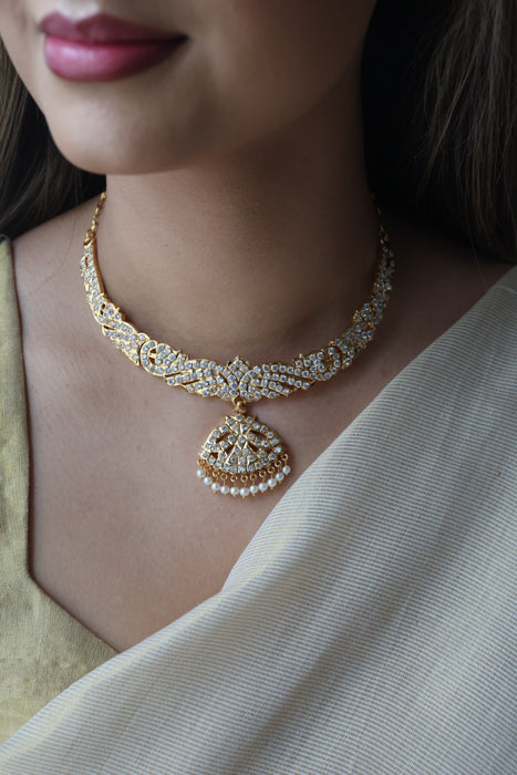 Heritage gold plated white stoneshort  necklace H86123