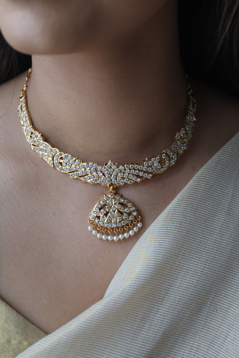 Heritage gold plated white stoneshort  necklace H86123