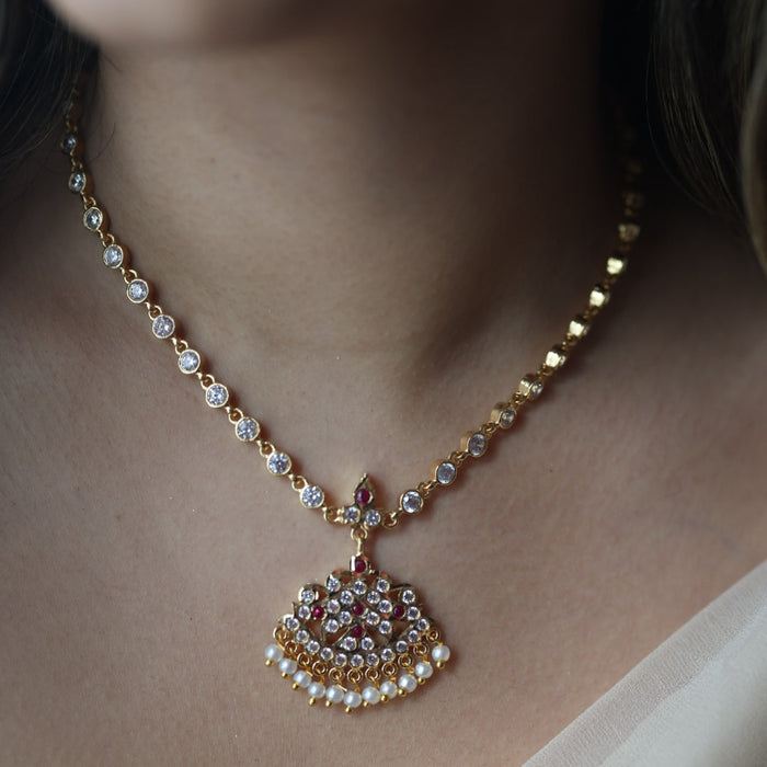 Heritage gold plated ruby white stone short necklace H849