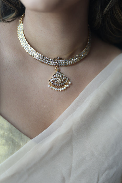 Heritage white stone gold plated short necklace H9017