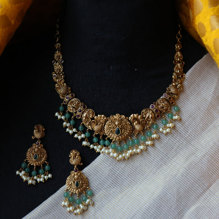 Antique green bead short necklace with earrings and tikka SS117894