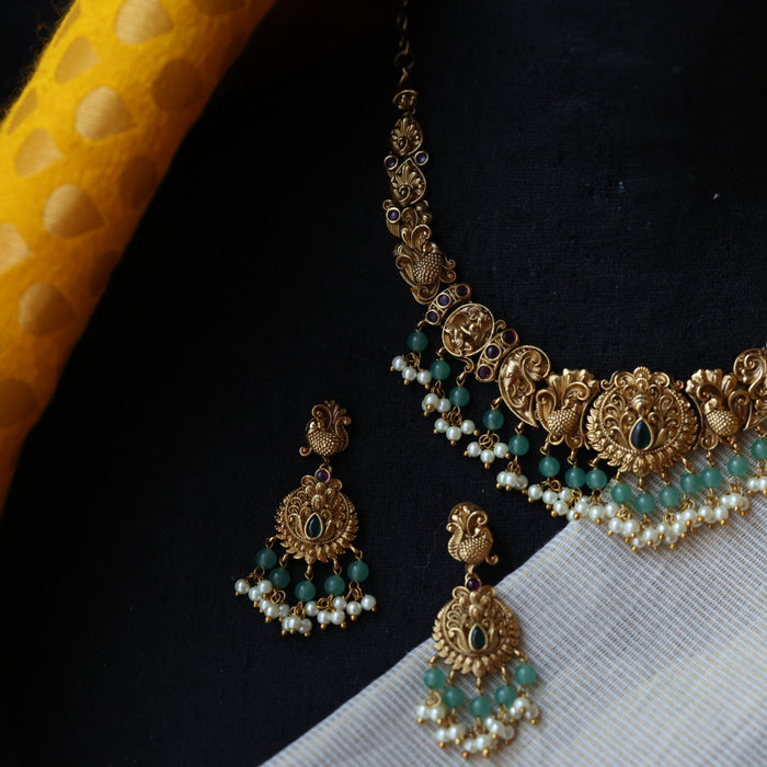 Antique green bead short necklace with earrings and tikka SS117894