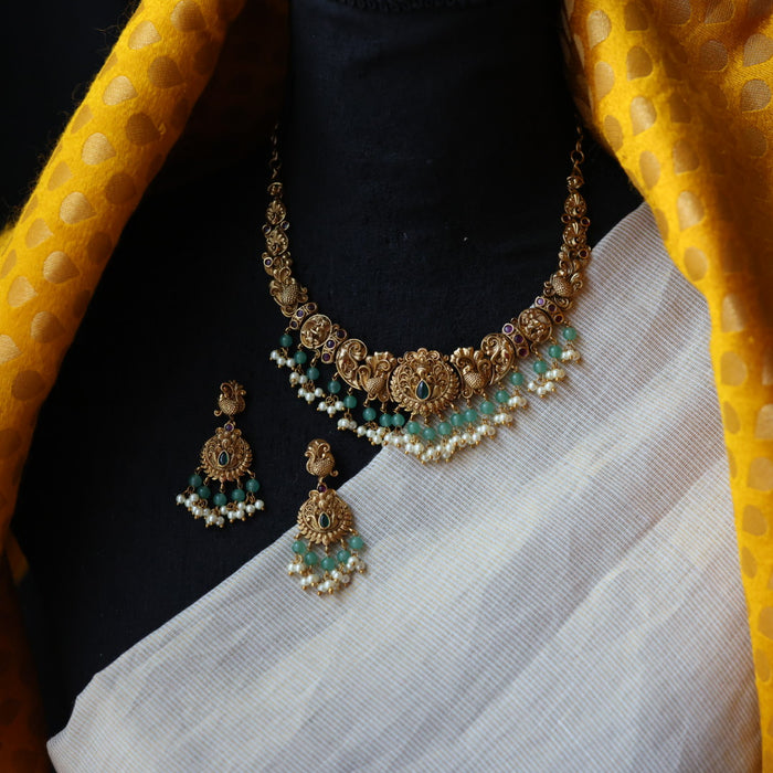 Antique green bead short necklace with earrings and tikka SS117894
