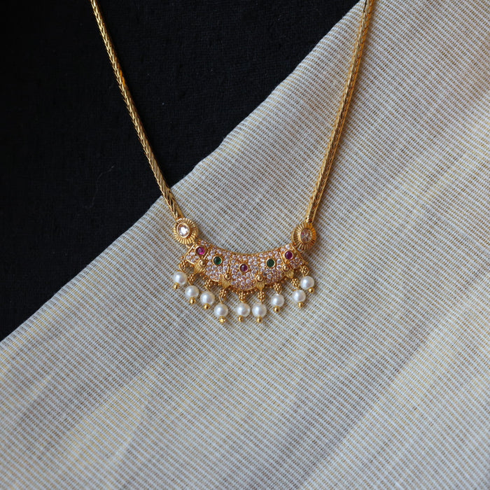 Heritage gold plated white stone short necklace H5113