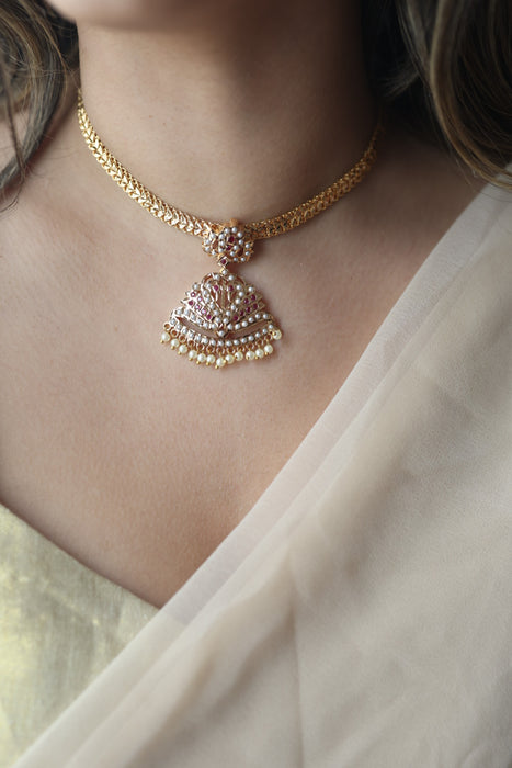 Heritage gold plated ruby white stone short necklace H1189