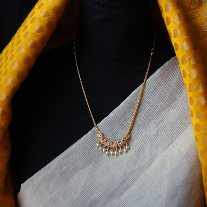 Heritage gold plated white stone short necklace H5113