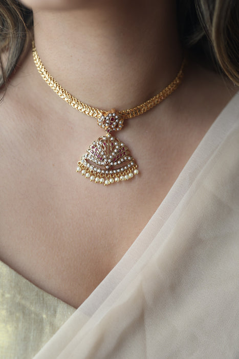 Heritage gold plated ruby white stone short necklace H1189