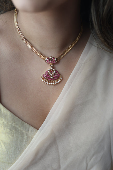Heritage gold plated short necklace H043
