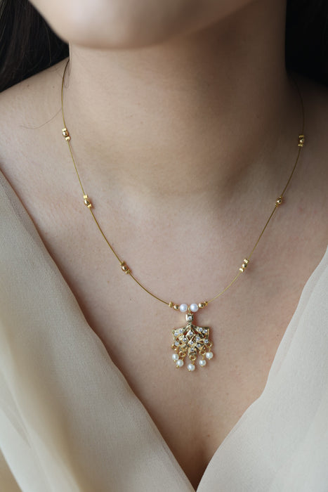 Heritage white stone invisible short necklace IN578