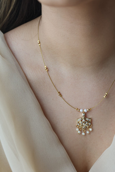Heritage white stone invisible short necklace IN578