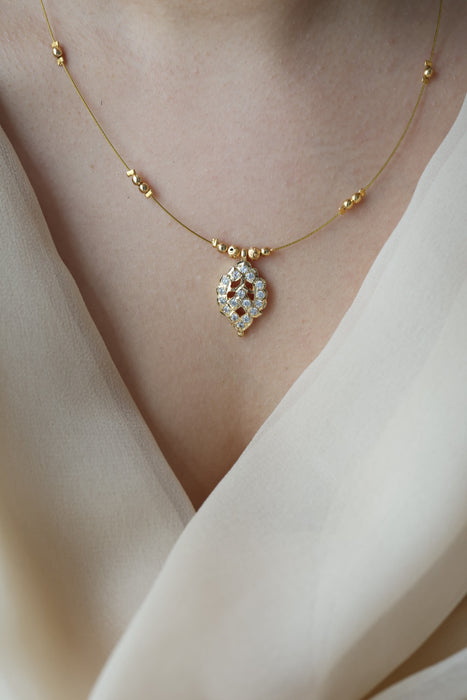 Heritage white stone invisible short necklace IN6899
