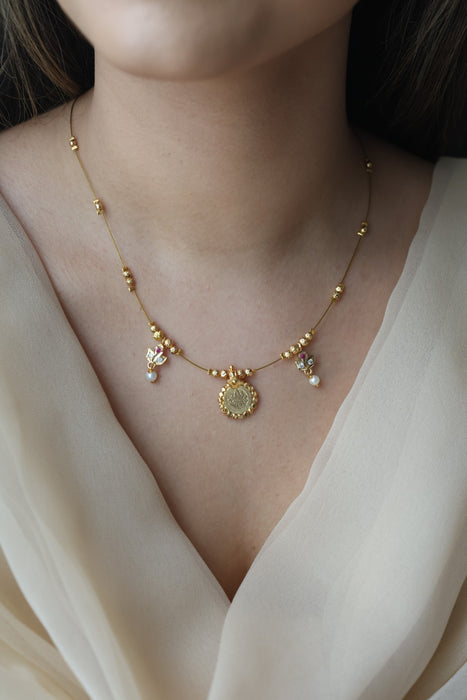 Heritage white stone coin design invisible short necklace IN356