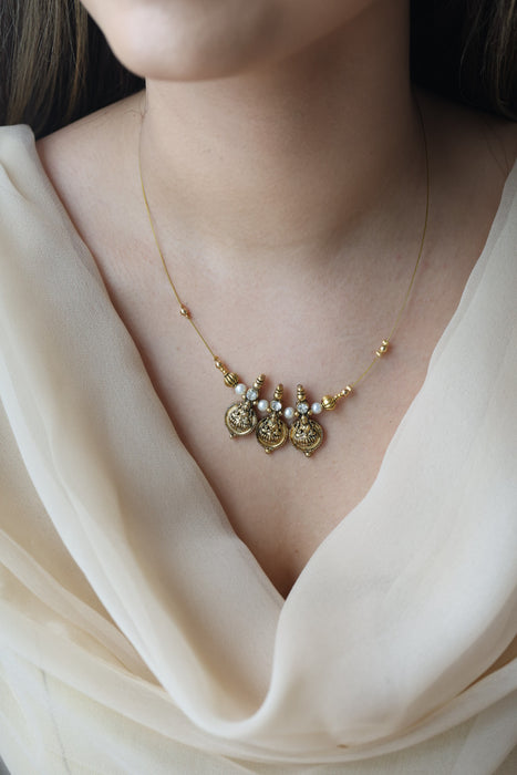 Antique coin design invisible short necklace IN7989