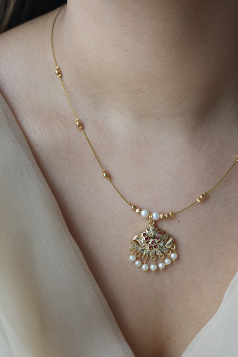 Heritage ruby white stone invisible short necklace IN111