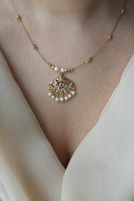 Heritage ruby white stone invisible short necklace IN111