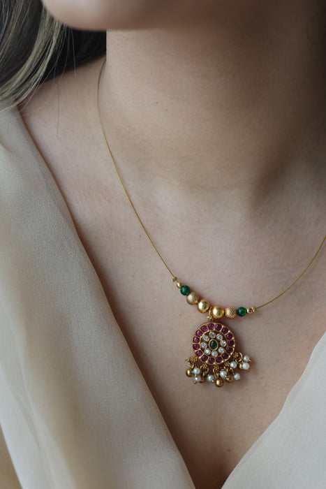 Antique green bead ruby stone invisible short necklace IN2466