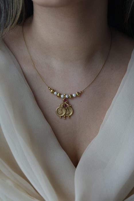 Antique coin design invisible short necklace IN790