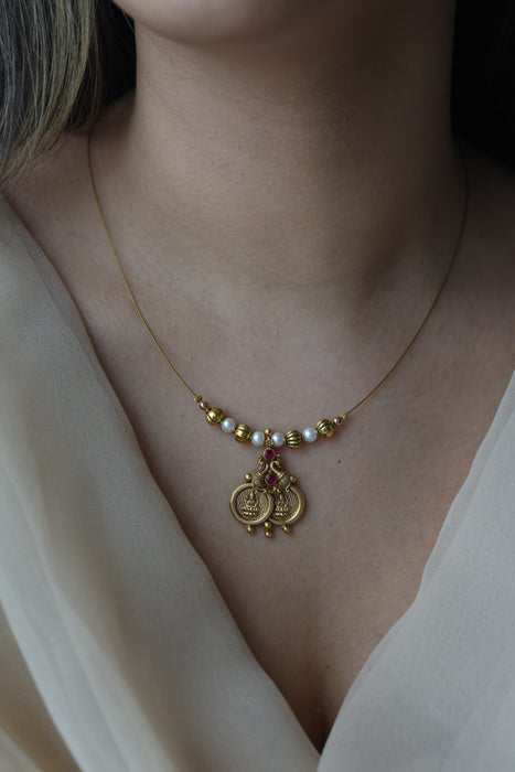Antique coin design invisible short necklace IN790