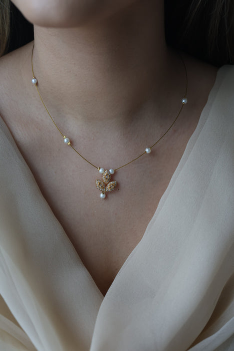 Heritage white stone invisible short necklace IN1457