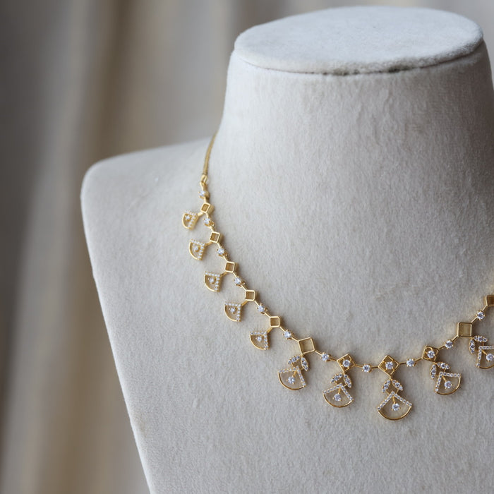 Heritage gold plated white stone short necklace with earrings H9222